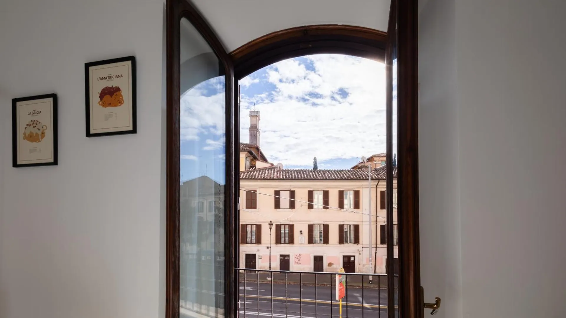 Apartment 2 Bedrooms Flat Near The Colosseum Rome