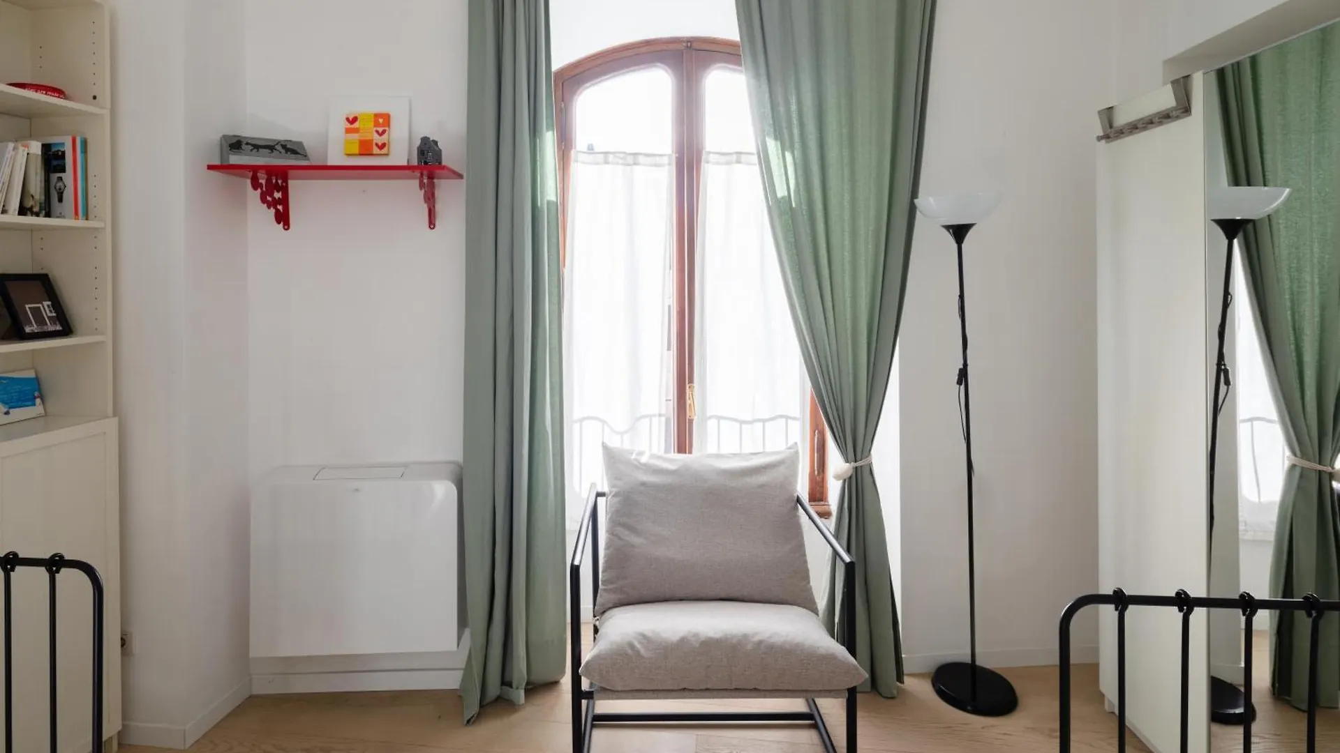 2 Bedrooms Flat Near The Colosseum Rome 0*,  Italy