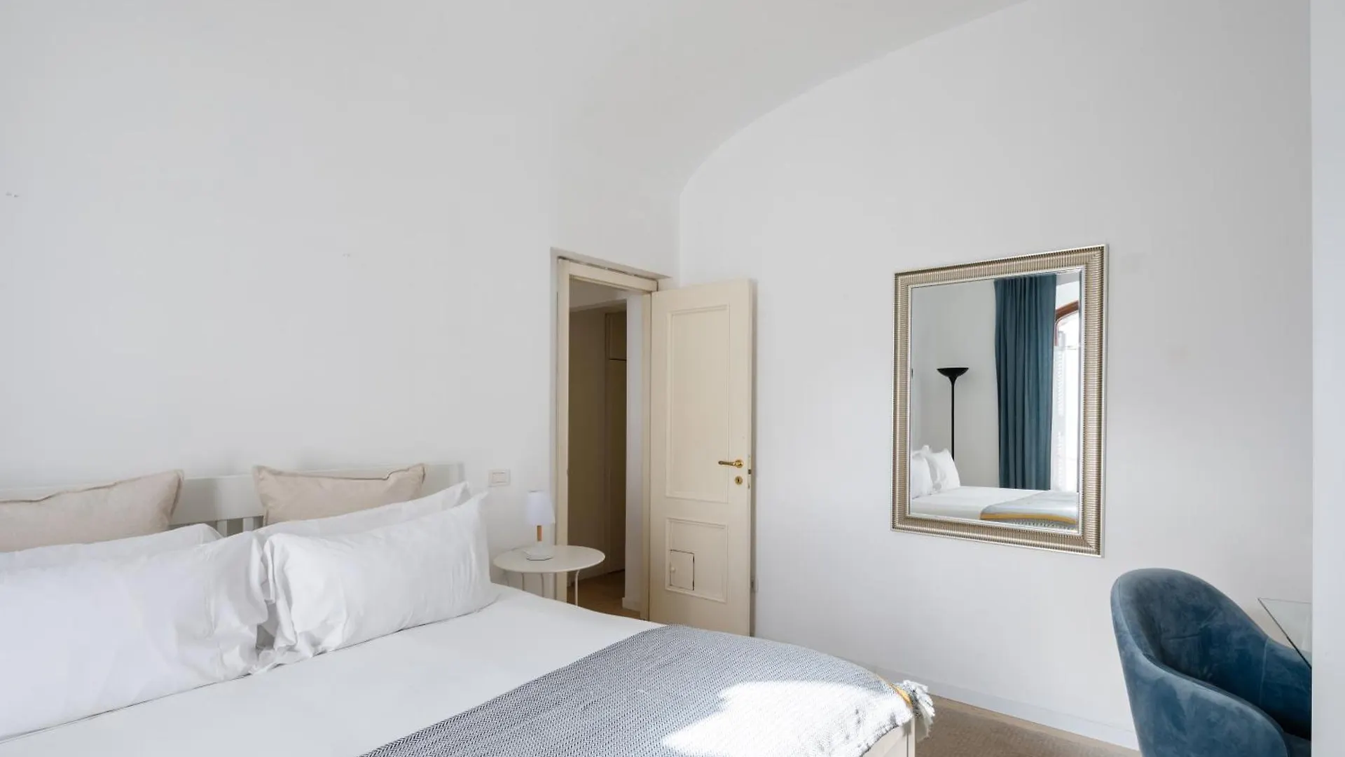 Apartment 2 Bedrooms Flat Near The Colosseum Rome Italy