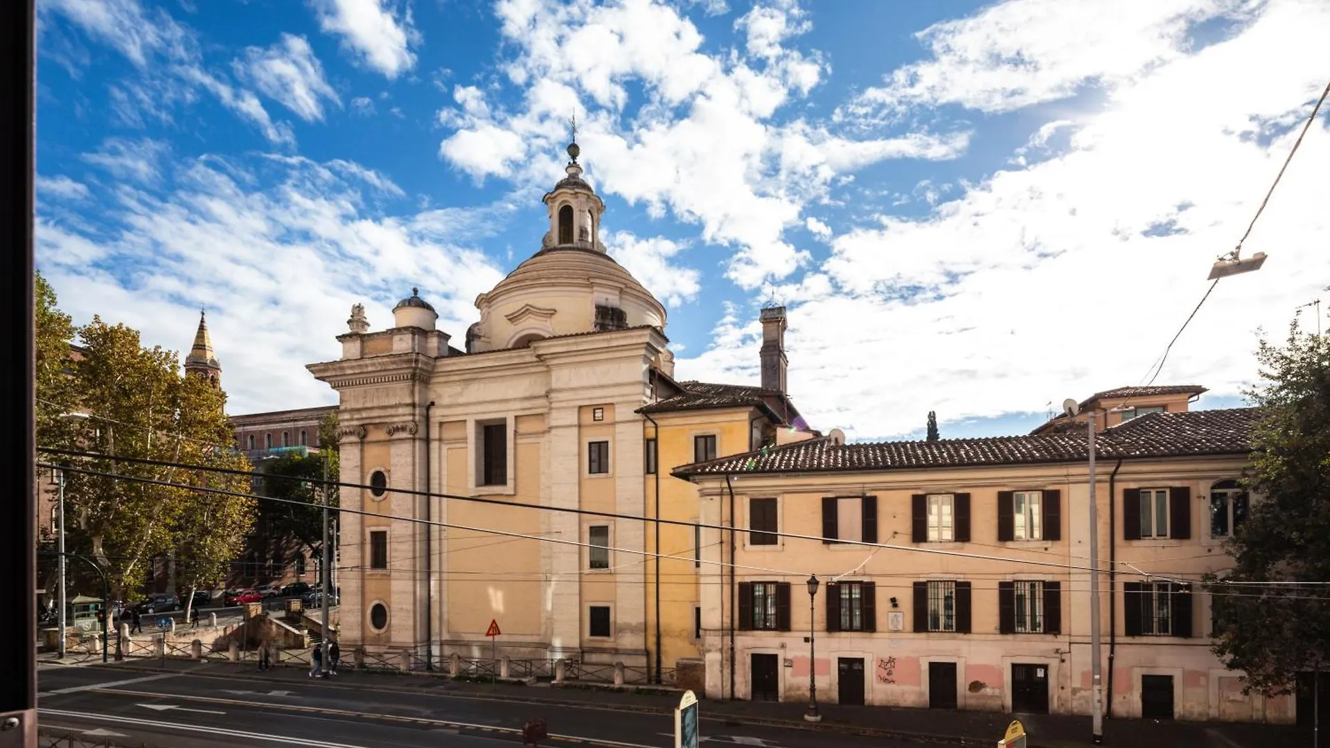 2 Bedrooms Flat Near The Colosseum Rome